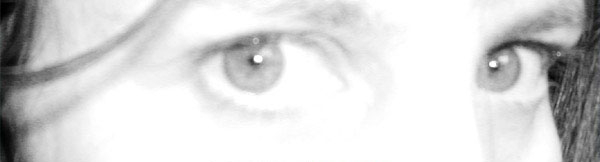 Le mouvement des yeux expriment la surprise
